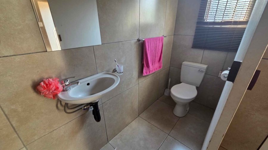 10 Bedroom Property for Sale in Brandwag Free State
